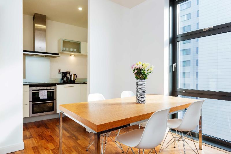 Oyo 30336 Discovery Dock New 2 Bed 3*