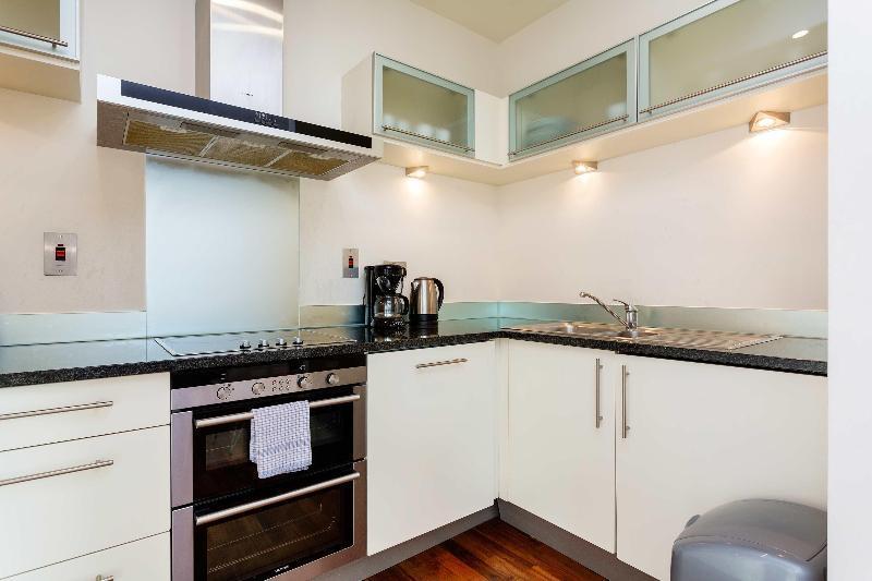 Oyo 30336 Discovery Dock New 2 Bed London