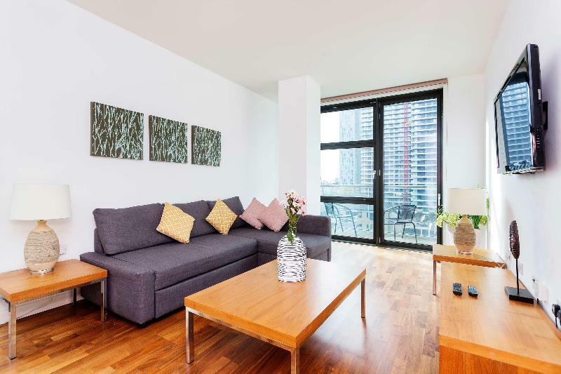 Oyo 30336 Discovery Dock New 2 Bed Hotel