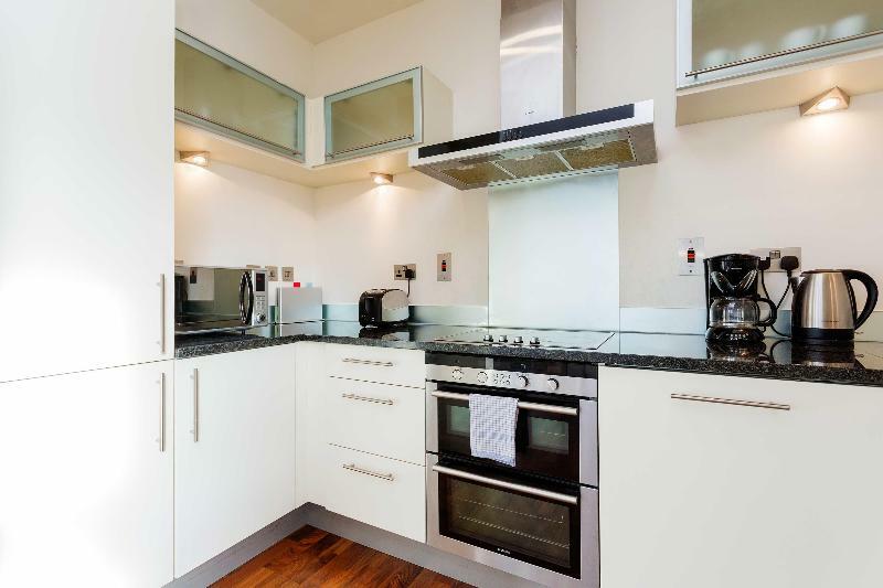 Oyo 30336 Discovery Dock New 2 Bed Hotel 3*
