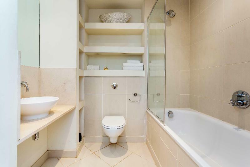 Hotel Oyo 30336 Discovery Dock New 2 Bed